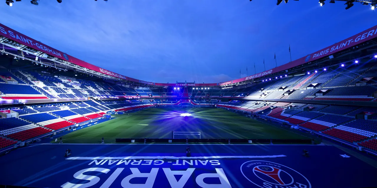 Le Parc des Princes un soir de match